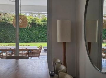 Casa · 300m² · 7 Ambientes · 2 Cocheras · Casa en Alquiler Anual 4 Dorm. en Santa Bárbara, en Isla Chica, Excelente Ubicación y Diseño