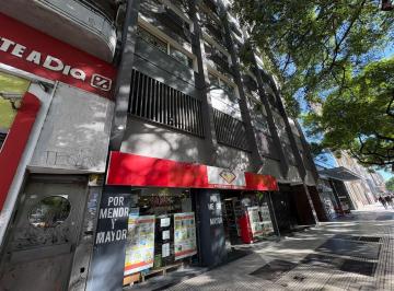Local comercial · 240m² · 2 Ambientes · 2 Cocheras · Local en Venta