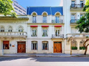 Casa · 983ha · 14 Ambientes · 2 Cocheras · Casa en Venta Renovada en Palermo Chico