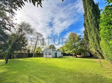 Casa · 70m² · 1 Dormitorio · 1 Cochera · Venta de Casa (Casa Quinta) en Arturo Segui
