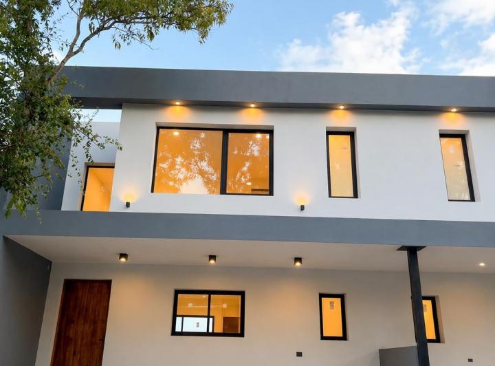 Casa · 170m² · 5 Ambientes · 2 Cocheras