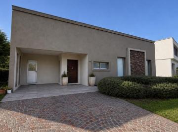 Casa · 160m² · 3 Dormitorios · Excelente Propiedad en Alquiler en Fincas de Hudson