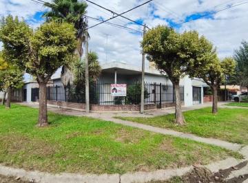 Casa de 5 ambientes, Álvarez · Casa y Local en Venta! Alvarez