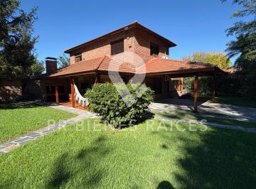Casa · 200m² · 4 Ambientes · Casa - Los Rosales