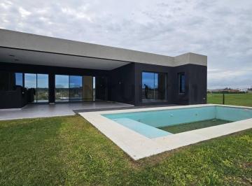 Casa · 261m² · 4 Ambientes · 3 Cocheras · Casa en Venta Ubicada en Naudir, Escobar (Financiacion Directa)