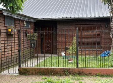 PH de 3 ambientes, Almirante Brown · ¡Casa en PH Al Frente en Alquiler!
