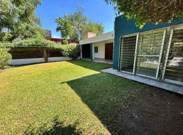 Casa · 154m² · 2 Dormitorios · 2 Cocheras · La Calera! Complejo Cerrado 2 Dorm 1 Baño Living Comedor Estar Cochera