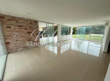 Casa · 215m² · 4 Ambientes · 2 Cocheras · Casa en Venta Village del Parque