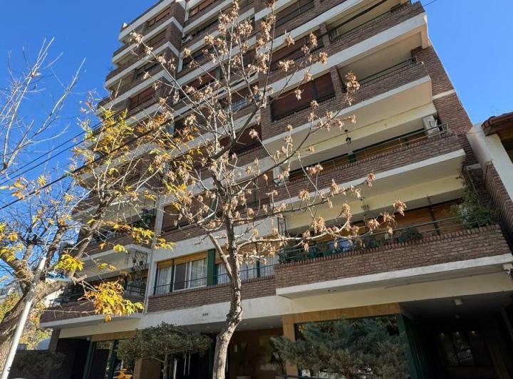 Departamento · 181m² · 7 Ambientes · 1 Cochera