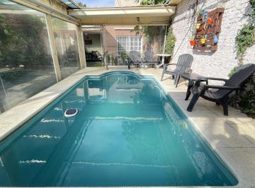 Casa · 102m² · 3 Ambientes · 3 Cocheras · Venta Casa 3 Ambientes en Caseros
