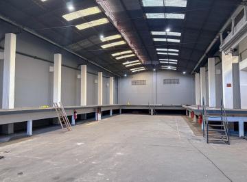 Depósito · 837m² · 6 Ambientes · Alquiler Depósito Barracas 840 m Totales.
