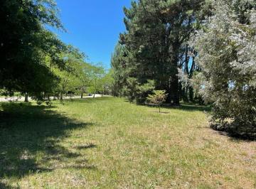 Terreno · 2028m² · Lote en Venta en Barrio Pinares de Santa Clara