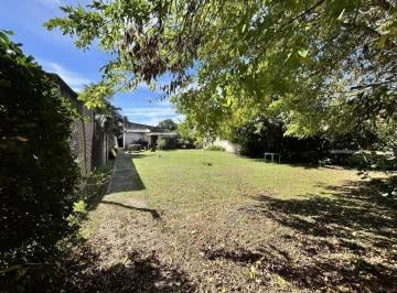 Terreno · 304m² · ¡Ideal Inversores! Lote 1300 m² con Galpones y Casa Sobre C. Belgrano 409 y 411 Villa Elisa