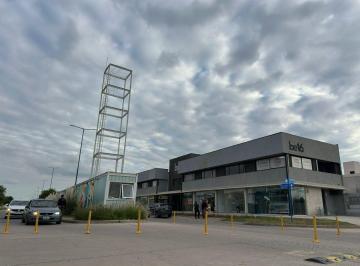 Oficina comercial · 35m² · 8 Cocheras · Alquiler Oficina/local Docta