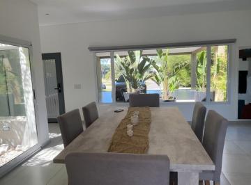Casa · 187m² · 5 Ambientes · 4 Cocheras · Casa en Alquiler Anual I 4 Ambientes I San Matias, Escobar, Gba Norte I Pileta I Escritorio