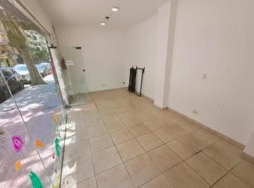 Local comercial · 55m² · Local con Vidriera a La Calle Pleno Centro