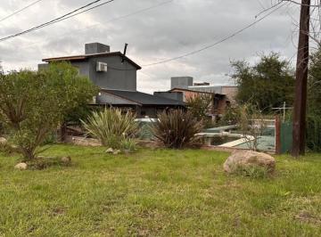 Casa · 406m² · 10 Ambientes · 5 Cocheras · Increible Oportunidad! Complejo Habitacional de 6 Unidades. Totalmente Amoblado!