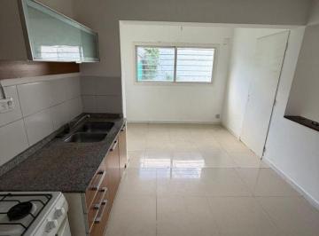 Casa de 5 ambientes, Córdoba · En Venta - Duplex Barrio El Oasis - Tres Dorm. - Frente a La Plaza Central