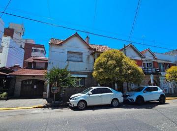 PH · 107m² · 3 Ambientes · En Venta PH de 3 Ambientes Primer Piso por Escalera con Quincho Propio. Chauvin.