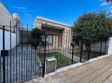 Casa · 90m² · 3 Ambientes · 1 Cochera · Venta Casa Americana en Castelar Norte