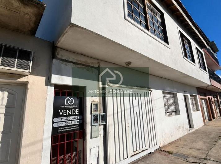 Departamento · 180m² · 8 Ambientes · 1 Cochera