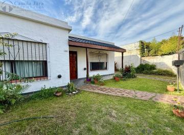 Casa · 100m² · 3 Ambientes · 2 Cocheras · Casa 3 Ambientes en Venta en Castelar Norte