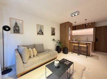 Departamento · 46m² · 2 Ambientes · Venta - Departamento de un Dormitorio con Balcón, Pileta, Patio y Parrillero. Rosario, Centro