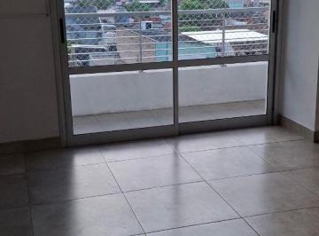 Departamento de 3 ambientes, Lanús · Departamento 3 Ambientes a Pasos Estacion Escalada y Av Yrigoyen