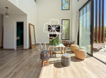 Casa · 210m² · 5 Ambientes · 3 Cocheras · Casa 5 Ambientes Dependencias Jardin Pileta Barrio Castaños Nordelta