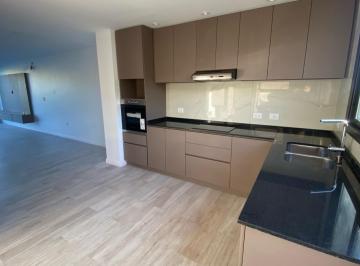 PH · 90m² · 3 Ambientes · 1 Cochera · PH en Las Heras