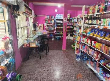 Local comercial · 70m² · 2 Ambientes · Alquiler Local con Vivienda