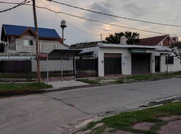 Casa · 127m² · 3 Ambientes · 1 Cochera · Venta Casa en Grand Bourg 3 Locales