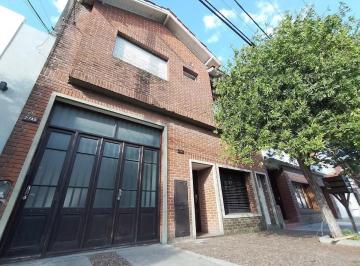 Casa · 300m² · 6 Ambientes · 6 Cocheras · Casa en Chauvin