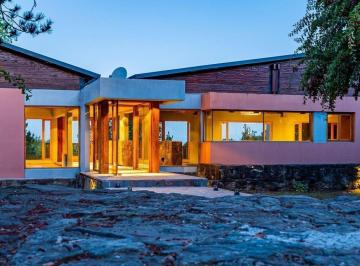 Casa · 1400ha · 12 Ambientes · 10 Cocheras · Complejo de Lujo en Villa Berna, Valle de Calamuchita – Córdoba