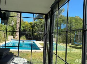 Casa · 800m² · 8 Ambientes · 2 Cocheras · Conquipropiedades - Alquiler - Casa Amoblada