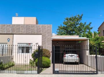 Casa · 95m² · 4 Ambientes · 2 Cocheras · Venta Duplex en Nuevo Poeta Lugones