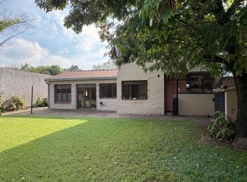 Casa · 131m² · 5 Ambientes · 2 Cocheras · Casa en Bella Vista