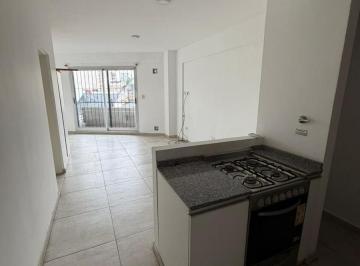 Departamento · 1 Ambiente · Alquiler - Mono Ambiente en L Luminoso C/balcon - Parque Chacabuco