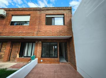 Casa · 82m² · 4 Ambientes · 2 Cocheras · PH en Residencial Velez Sarsfield