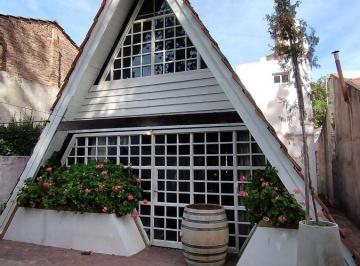 Casa de 5 ambientes, Almirante Brown · Venta de Casa Al Frente en Adrogué