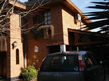 Casa · 230m² · 4 Ambientes · 6 Cocheras · Casa en Venta Country Banco Provincia