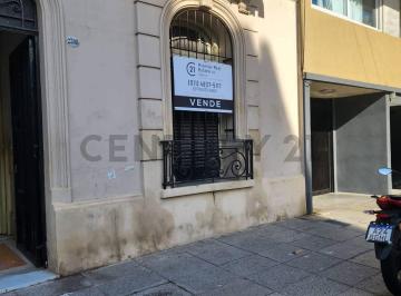 Casa · 172m² · 6 Ambientes · Venta Casa de Época, Para Reciclar, con Gran Potencial. Paternal |