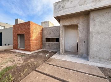 Casa · 360m² · 4 Ambientes · Casa en Venta en Quebradas de Manantiales en Pb. 3 Dorm.. Terreno 360 m²