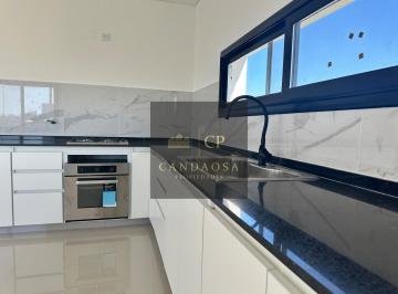 Casa · 24m² · 4 Ambientes · 4 Cocheras · Sg Casa Venta Barrio Santa Elisa