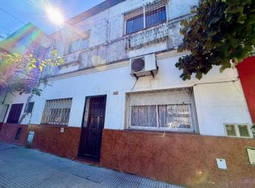 PH · 200m² · 4 Ambientes · PH en Paternal