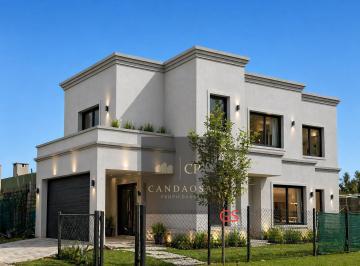 Casa · 169m² · 4 Ambientes · 3 Cocheras · Sg Casa Venta Premium Pilar del Este