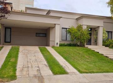 Casa · 279m² · 4 Ambientes · Casa en Venta Barrio Bocahue