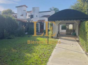 Casa · 190m² · 4 Ambientes · 4 Cocheras · Casa en Venta en Aranjuez Country Club