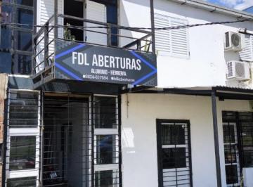 Local comercial · 200m² · 3 Ambientes · 1 Cochera · Propiedad Comercial Sobre Colecto Ruta Nacional 11