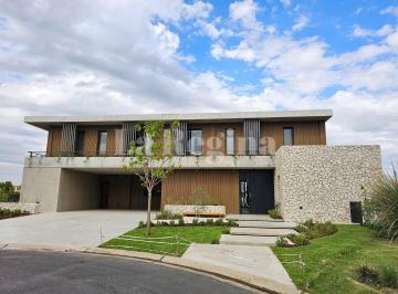 Casa · 621m² · 5 Ambientes · Casa en Alquiler en Virazón, Nordelta, Tigre